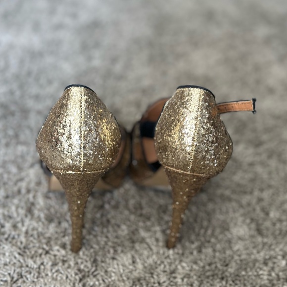 ELLE Gold Statement Shoes Sexy Sparkle Glam Stiletto ELGEMINIGOLD Women's size 8 - Picture 3 of 3